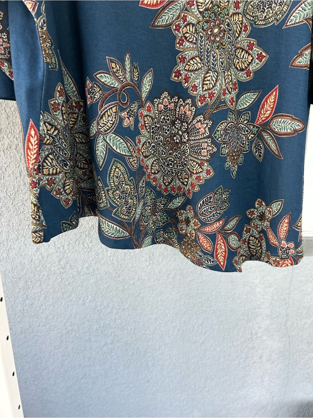 CJ Banks Women’s 3X Floral Paisley V-Neck 3/4 Sleeve Tunic Top Asymmetrical Hem - Picture 3 of 5